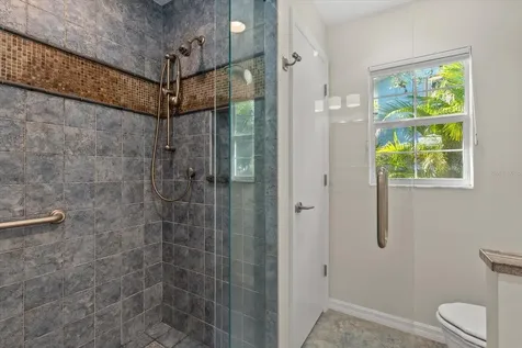 704 Tropical Circle Sarasota FL 34242