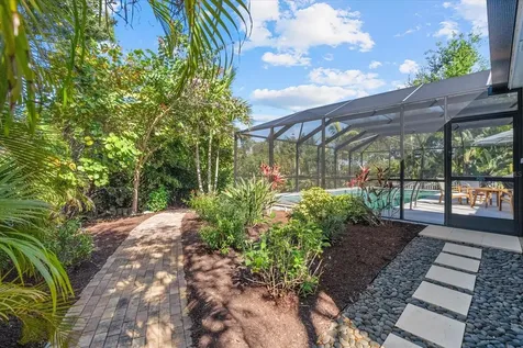 704 Tropical Circle Sarasota FL 34242