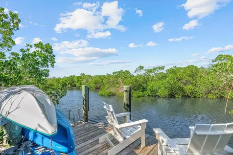 704 Tropical Circle Sarasota FL 34242