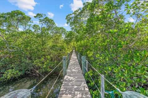 704 Tropical Circle Sarasota FL 34242