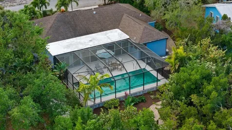 704 Tropical Circle Sarasota FL 34242