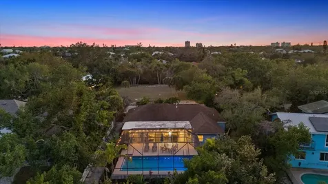 704 Tropical Circle Sarasota FL 34242