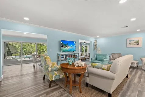 704 Tropical Circle Sarasota FL 34242