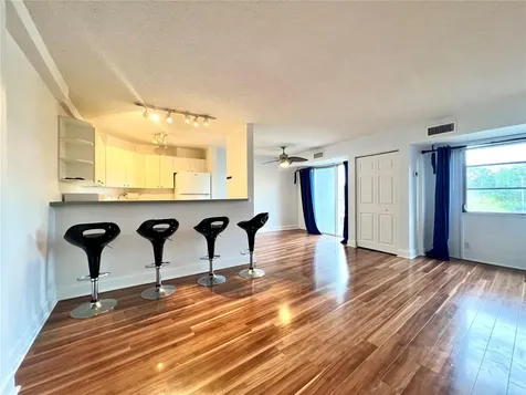3315 58th Avenue S St Petersburg FL 33712