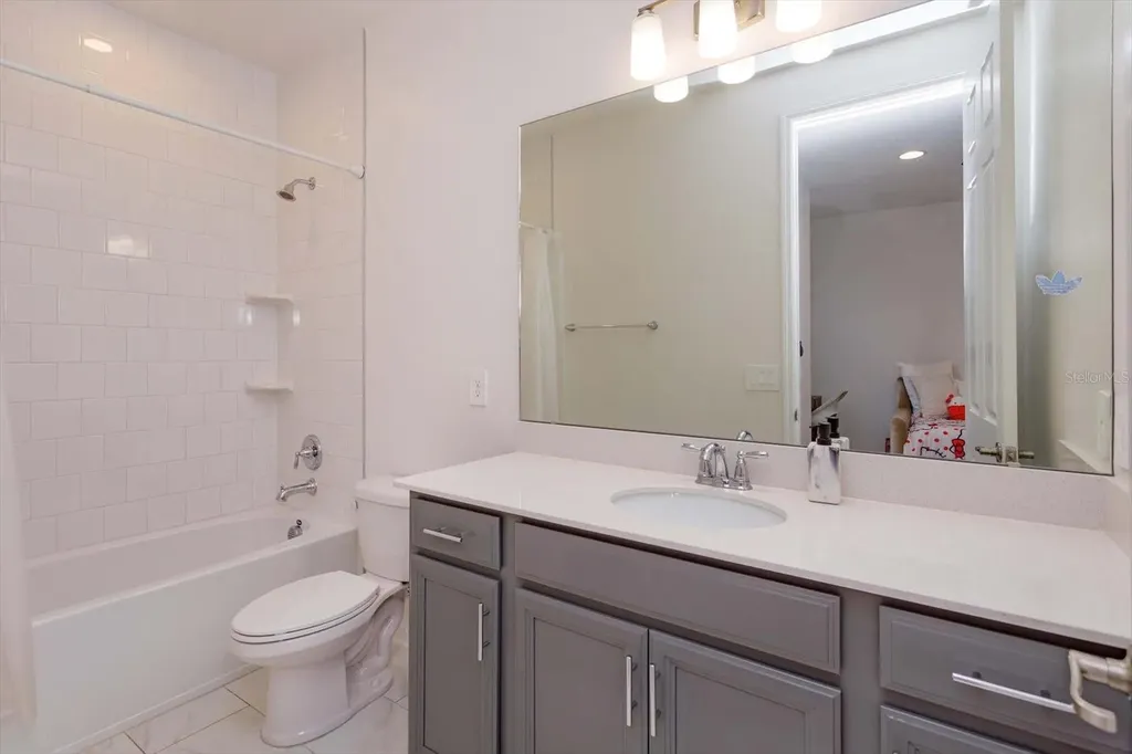 1231 Foltz Loop Oakland FL 34787