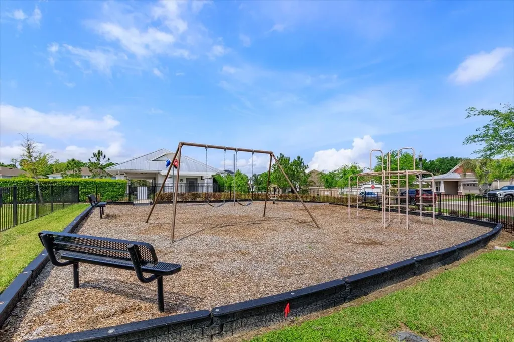 1231 Foltz Loop Oakland FL 34787