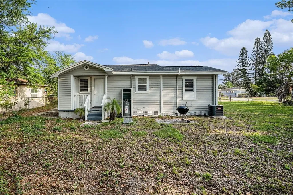 1603 E 33rd Avenue Tampa FL 33610