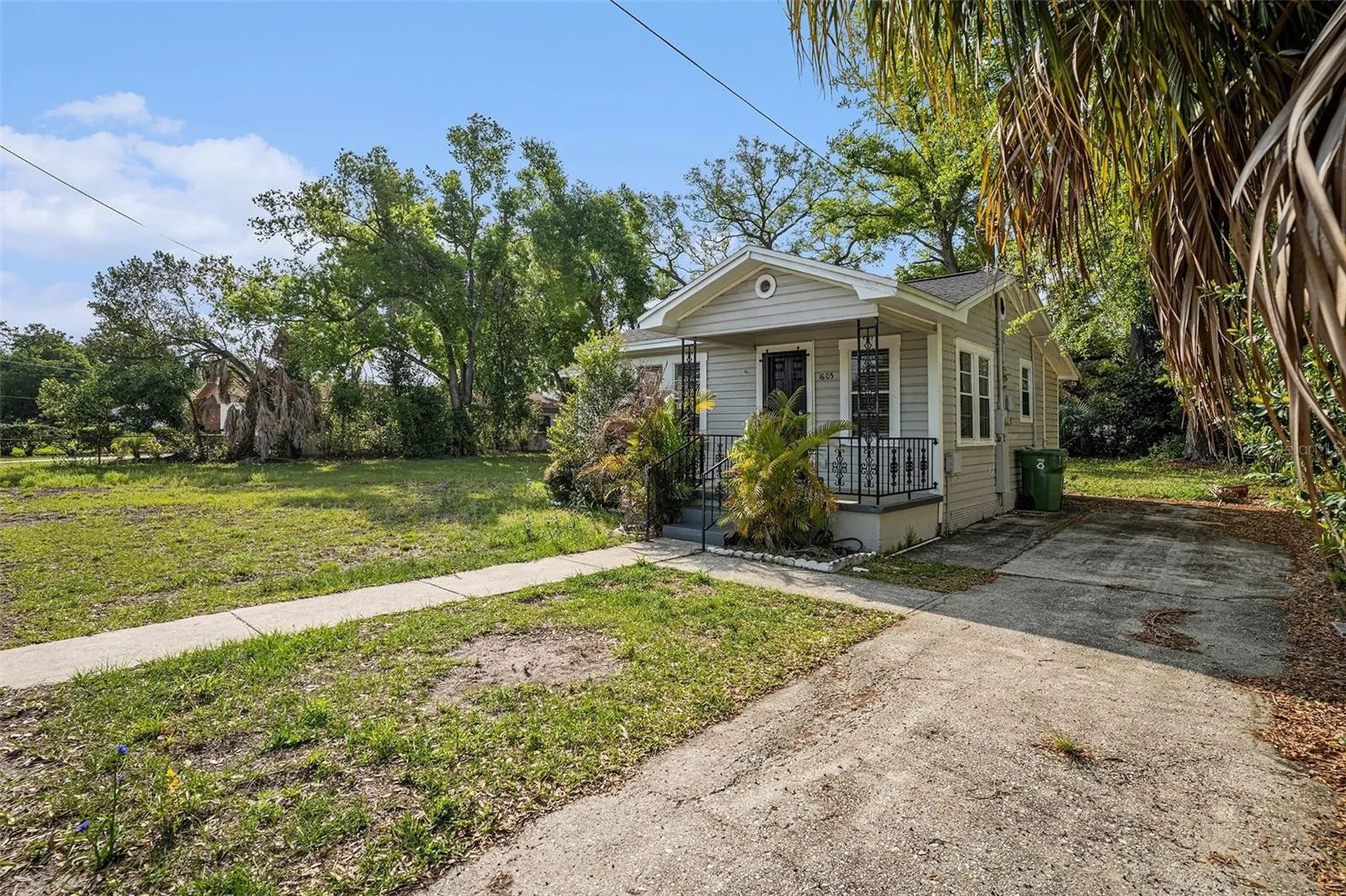 1603 E 33rd Avenue Tampa FL 33610