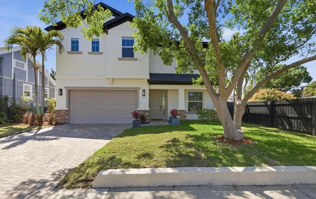 3824 W Santiago Street Tampa FL 33629