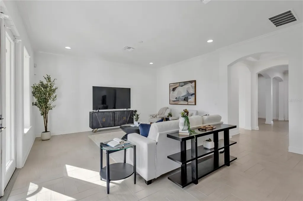 3824 W Santiago Street Tampa FL 33629