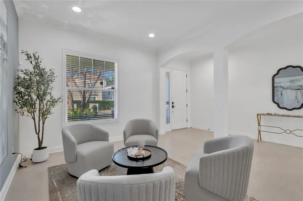 3824 W Santiago Street Tampa FL 33629