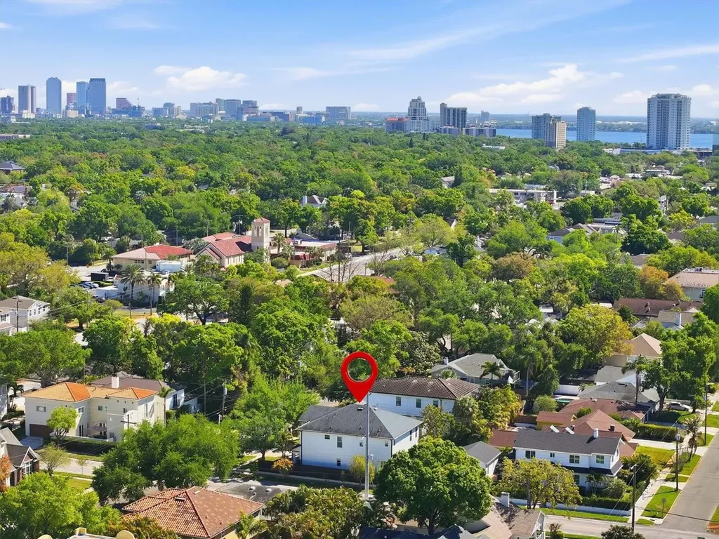 3824 W Santiago Street Tampa FL 33629
