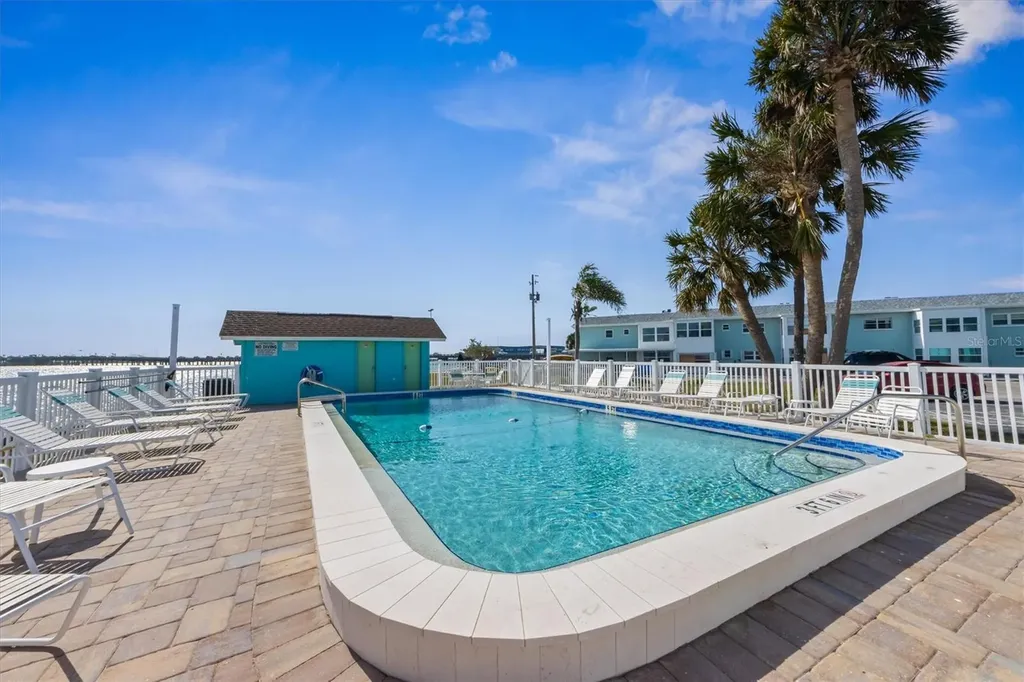 117 7th Street N Bradenton Beach FL 34217