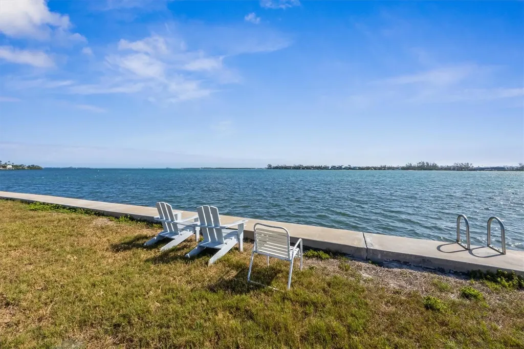 117 7th Street N Bradenton Beach FL 34217
