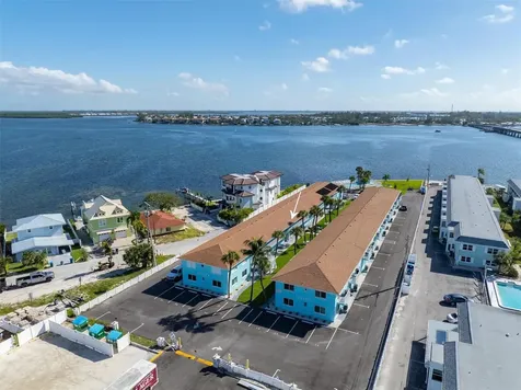 117 7th Street N Bradenton Beach FL 34217