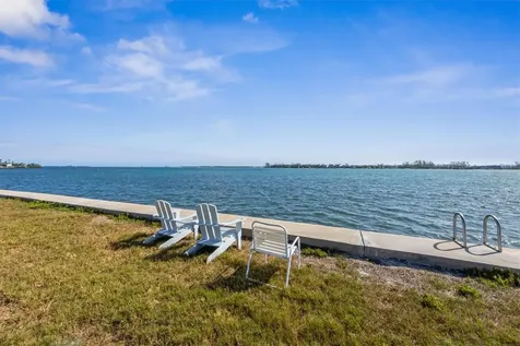 117 7th Street N Bradenton Beach FL 34217