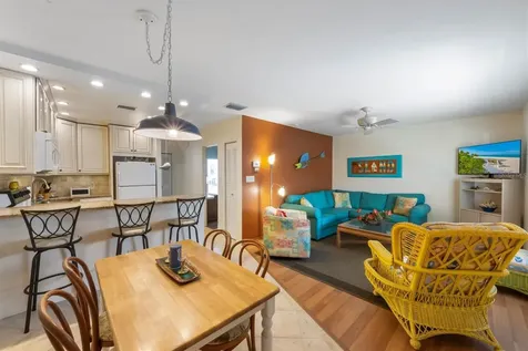 117 7th Street N Bradenton Beach FL 34217