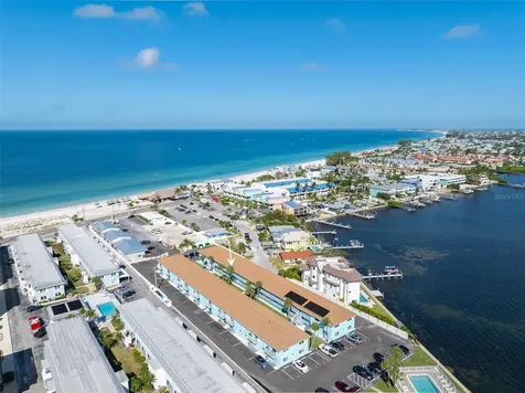 117 7th Street N Bradenton Beach FL 34217