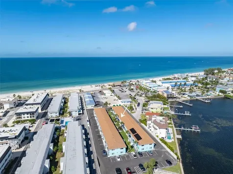117 7th Street N Bradenton Beach FL 34217