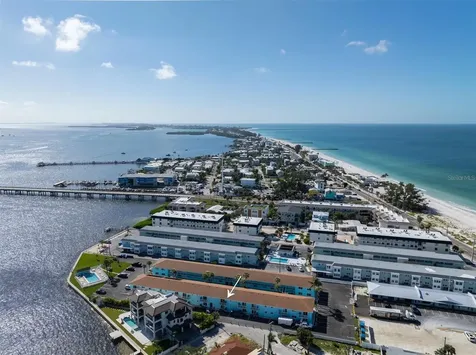 117 7th Street N Bradenton Beach FL 34217