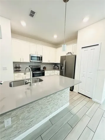 9884 Red Eagle Drive Orlando FL 32825