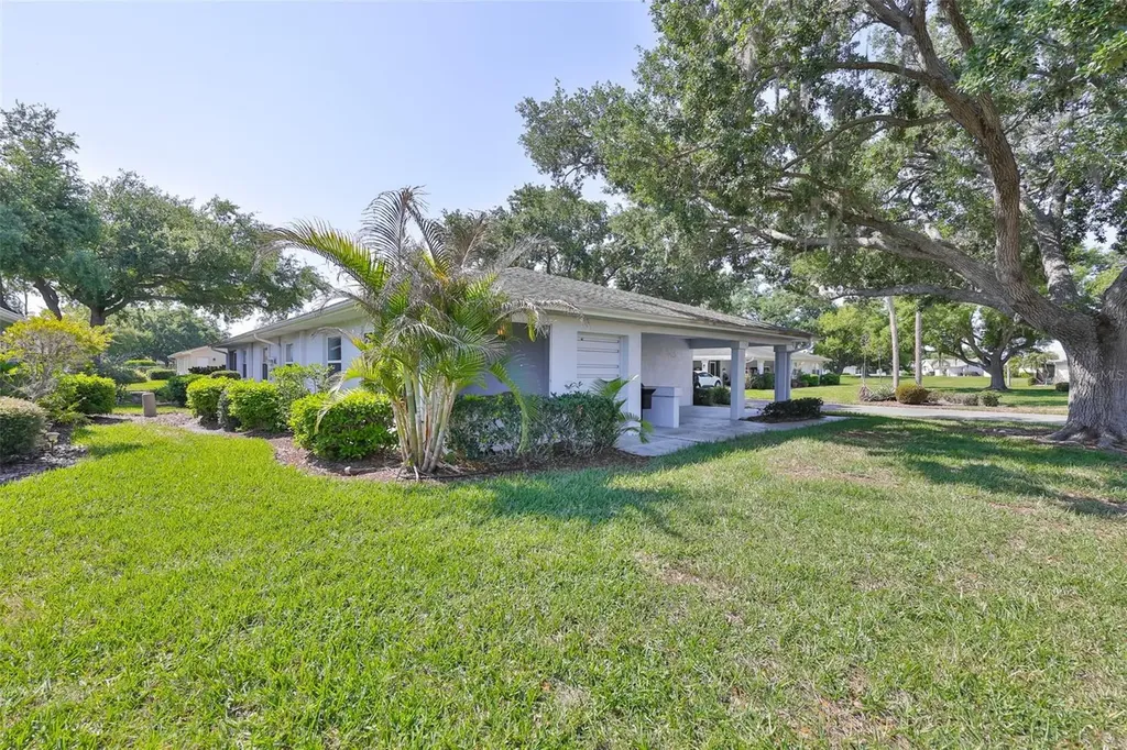 2007 N Halcyon Drive Sun City Center FL 33573