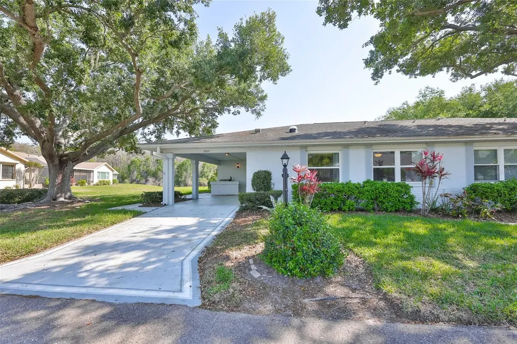 2007 N Halcyon Drive Sun City Center FL 33573