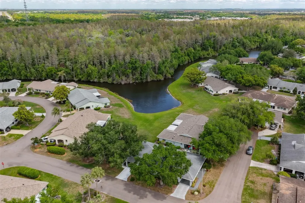 2007 N Halcyon Drive Sun City Center FL 33573