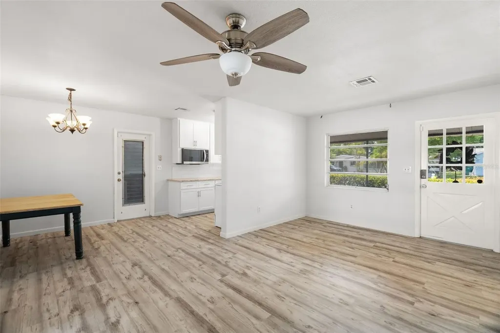 2027 E Valencia Way E Clearwater FL 33764
