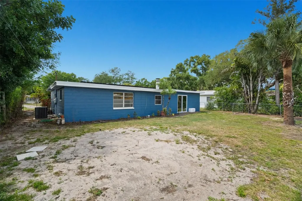 2027 E Valencia Way E Clearwater FL 33764