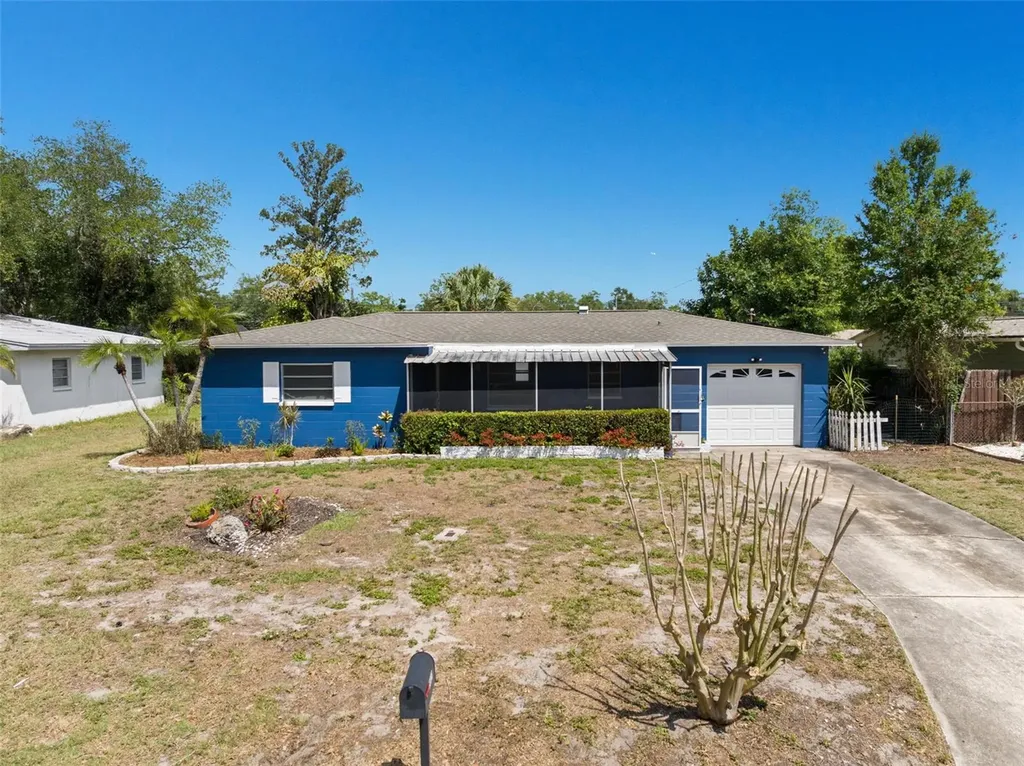 2027 E Valencia Way E Clearwater FL 33764