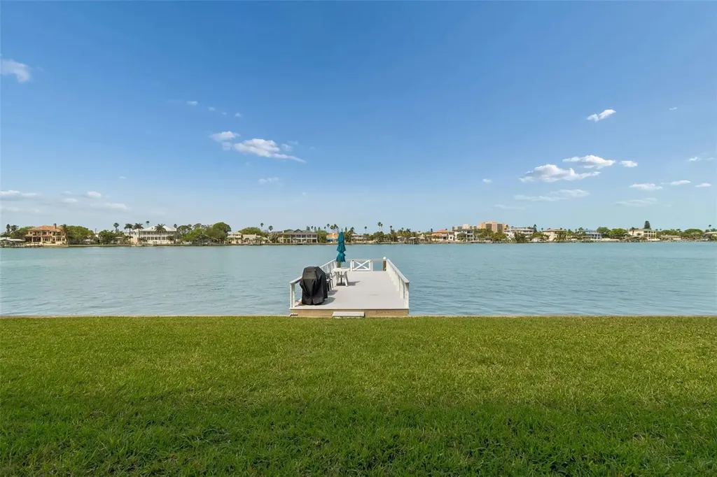 770 Island Way Clearwater FL 33767