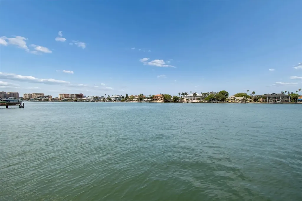 770 Island Way Clearwater FL 33767
