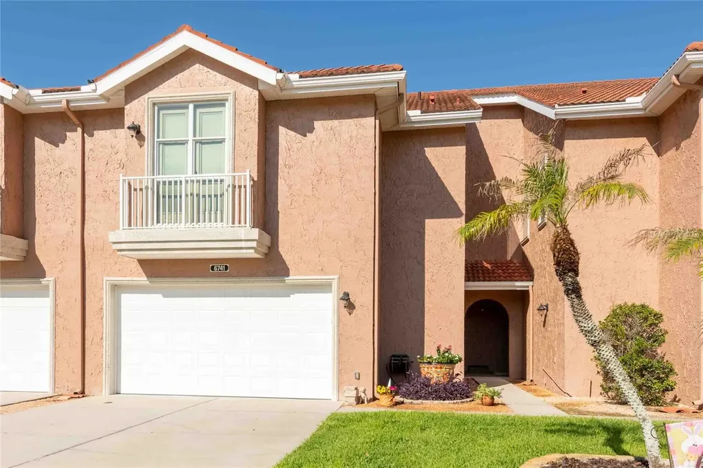 6741 Vista Del Lago Avenue Land O Lakes FL 34637