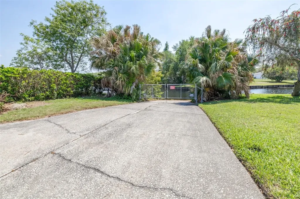 2134 Kirkland Lake Drive Auburndale FL 33823