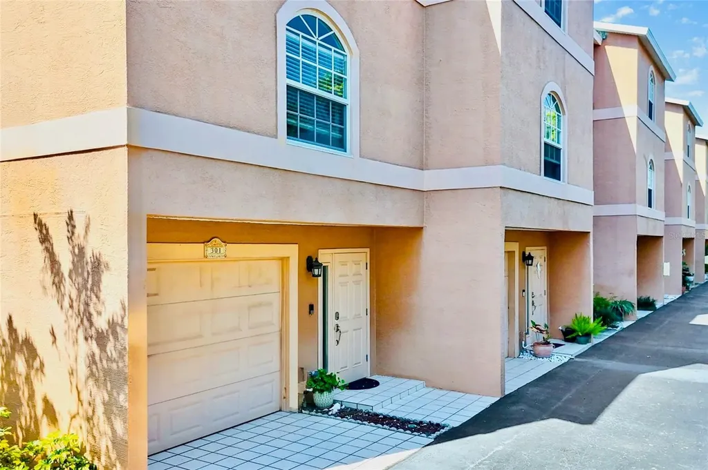 637 Pinellas Bayway S Tierra Verde FL 33715
