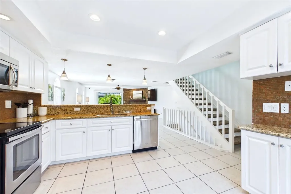637 Pinellas Bayway S Tierra Verde FL 33715