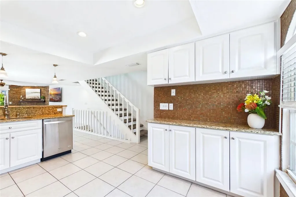 637 Pinellas Bayway S Tierra Verde FL 33715