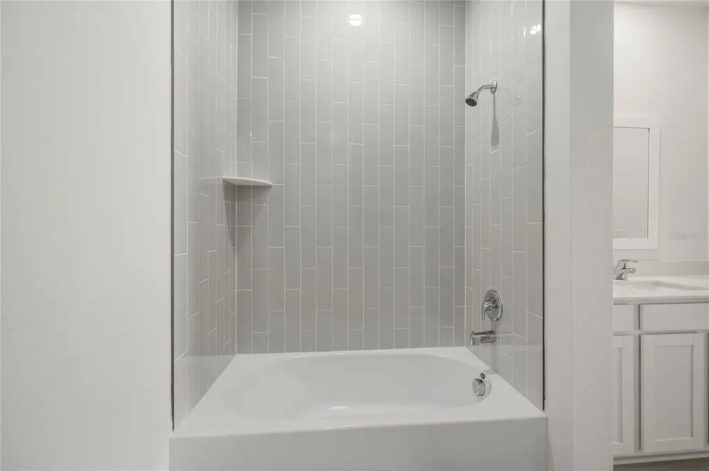 13246 Tula Loop Astatula FL 34705