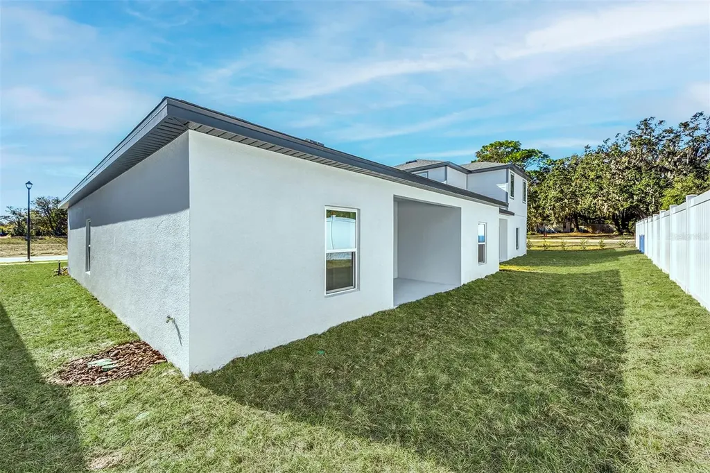 13246 Tula Loop Astatula FL 34705