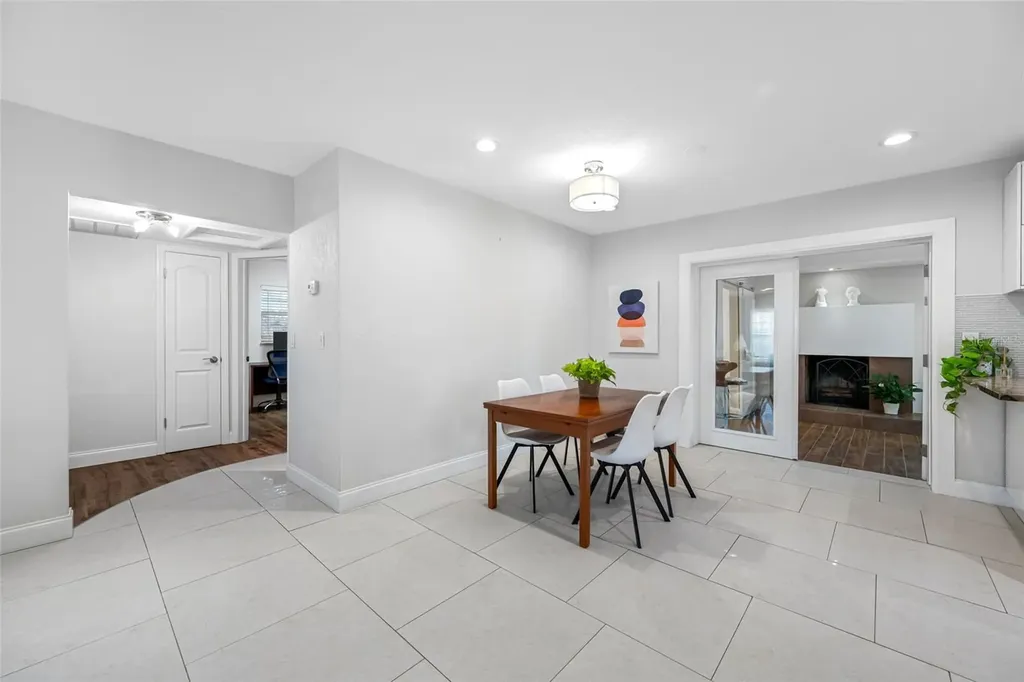 2212 NE Coachman Road Clearwater FL 33765