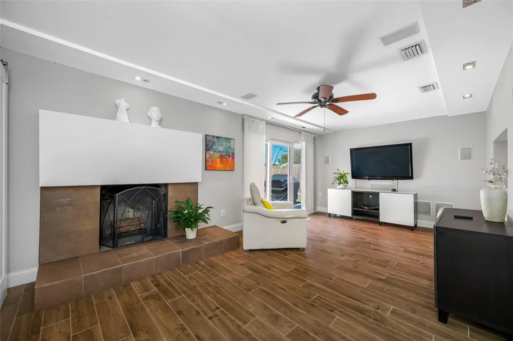 2212 NE Coachman Road Clearwater FL 33765