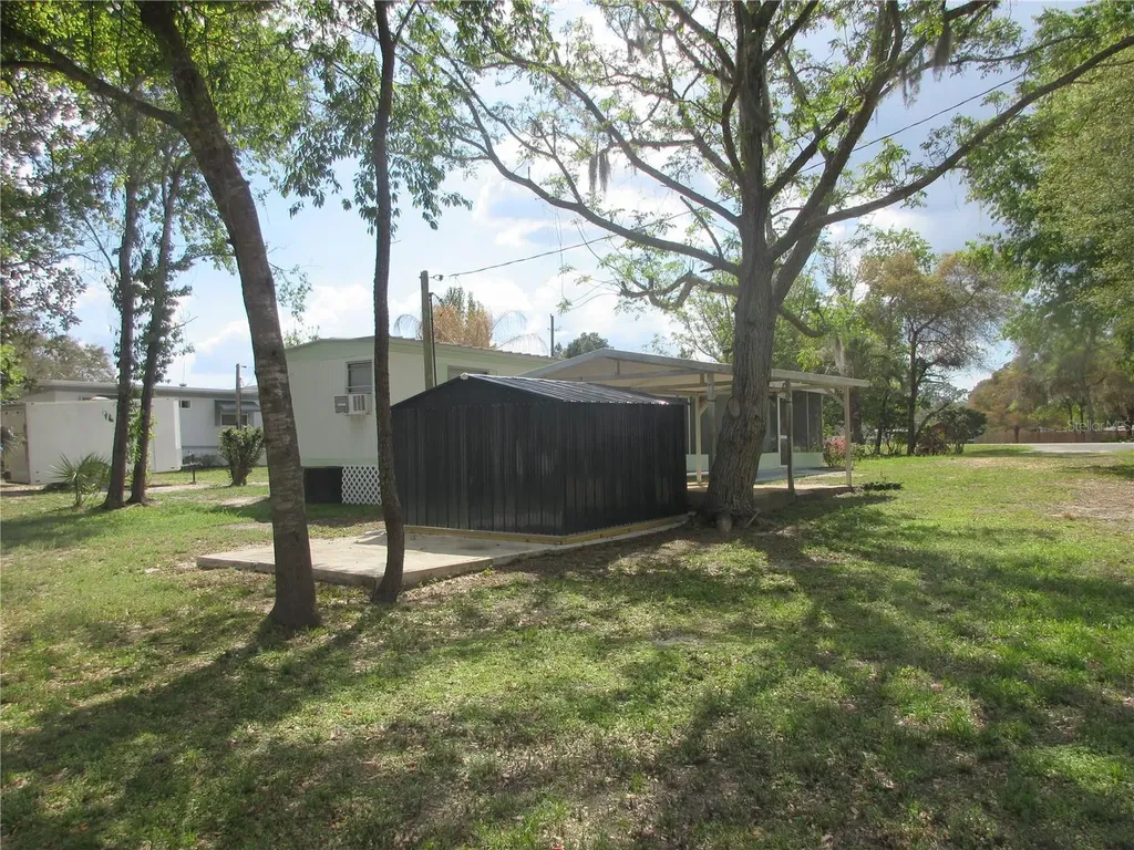 1525 SE 187th Avenue Silver Springs FL 34488
