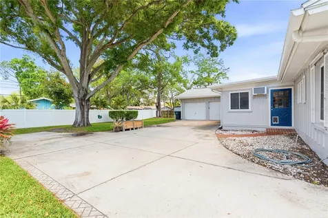 1884 Oakdale Lane N Clearwater FL 33764