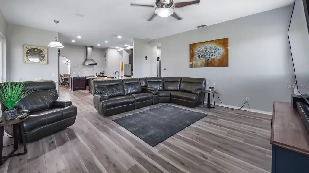 7351 Spring Mountain Lane Yalaha FL 34797