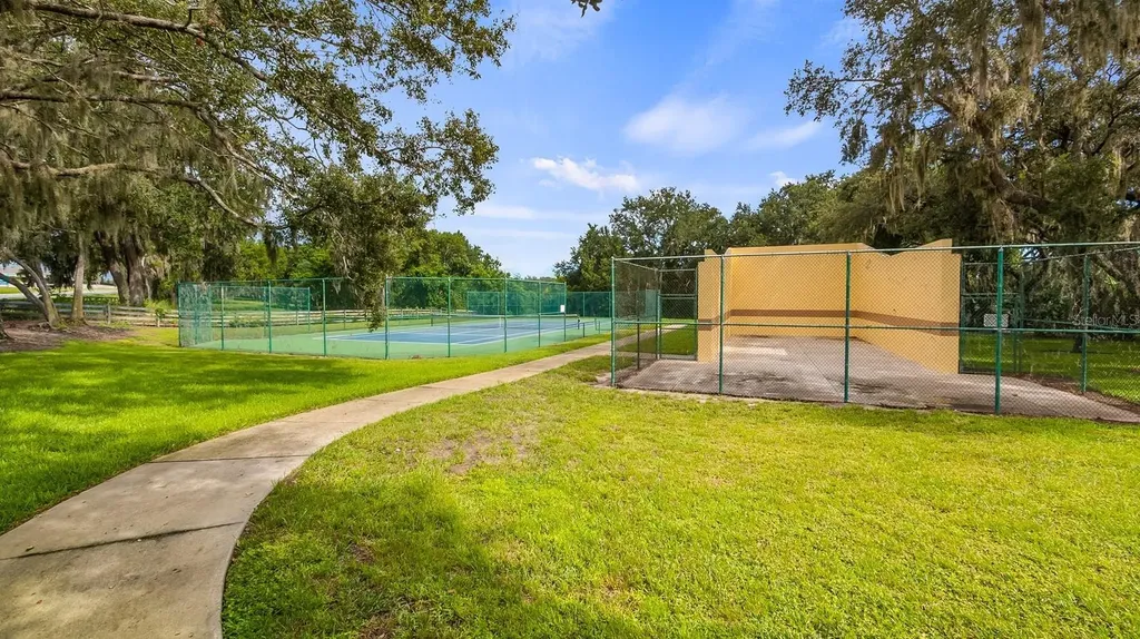 7351 Spring Mountain Lane Yalaha FL 34797