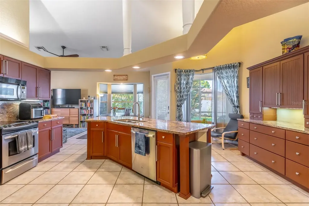 987 Kerwood Circle Oviedo FL 32765