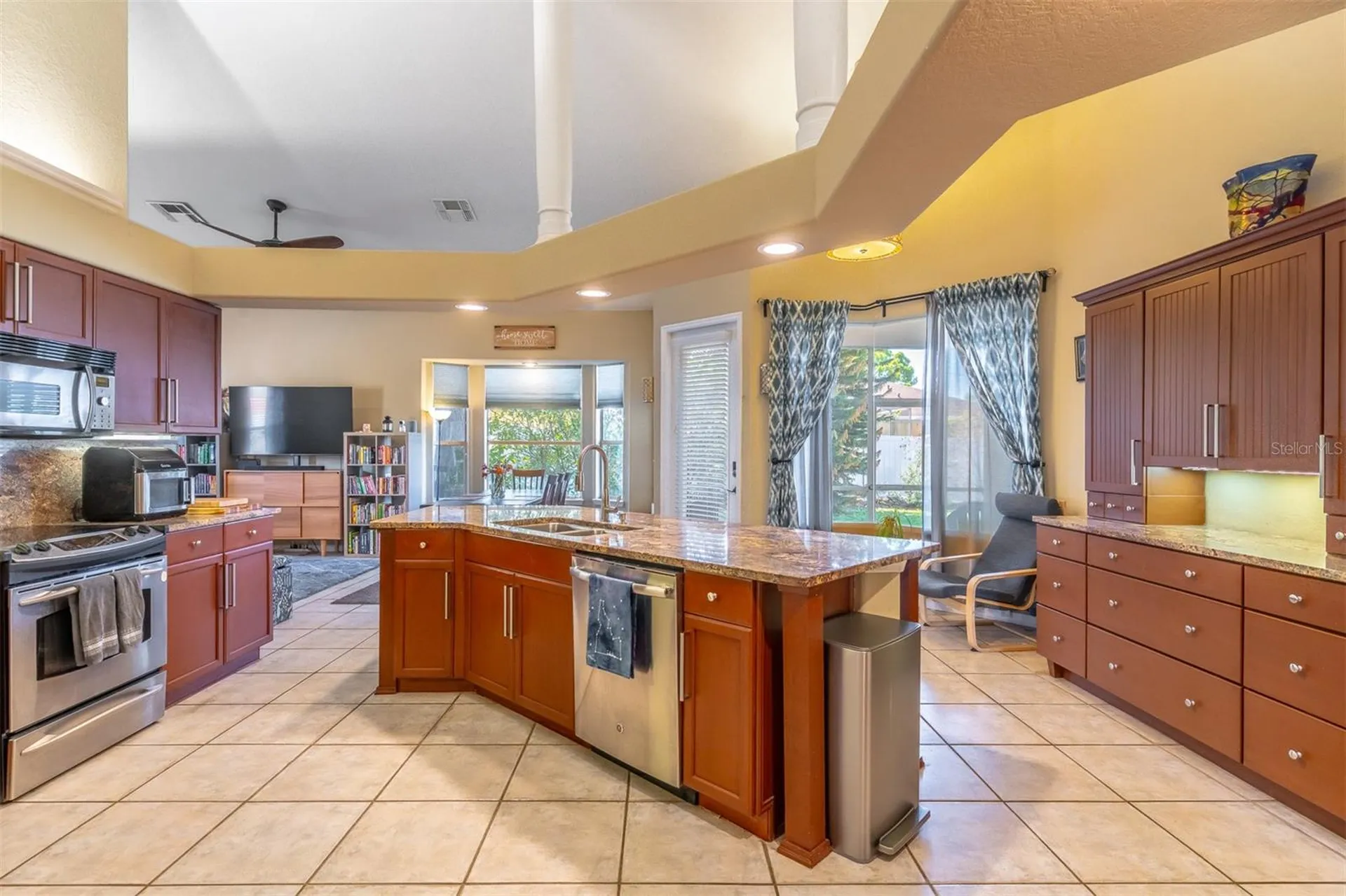 987 Kerwood Circle Oviedo FL 32765