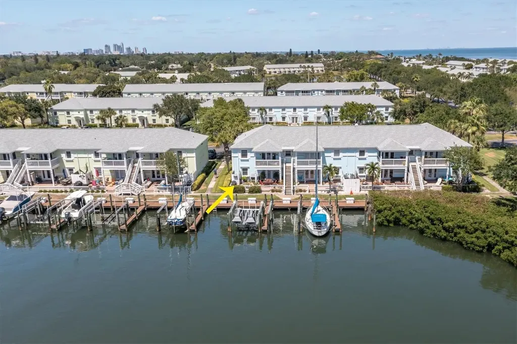 5075 Starfish Drive SE St Petersburg FL 33705
