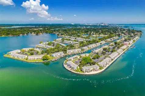 5075 Starfish Drive SE St Petersburg FL 33705